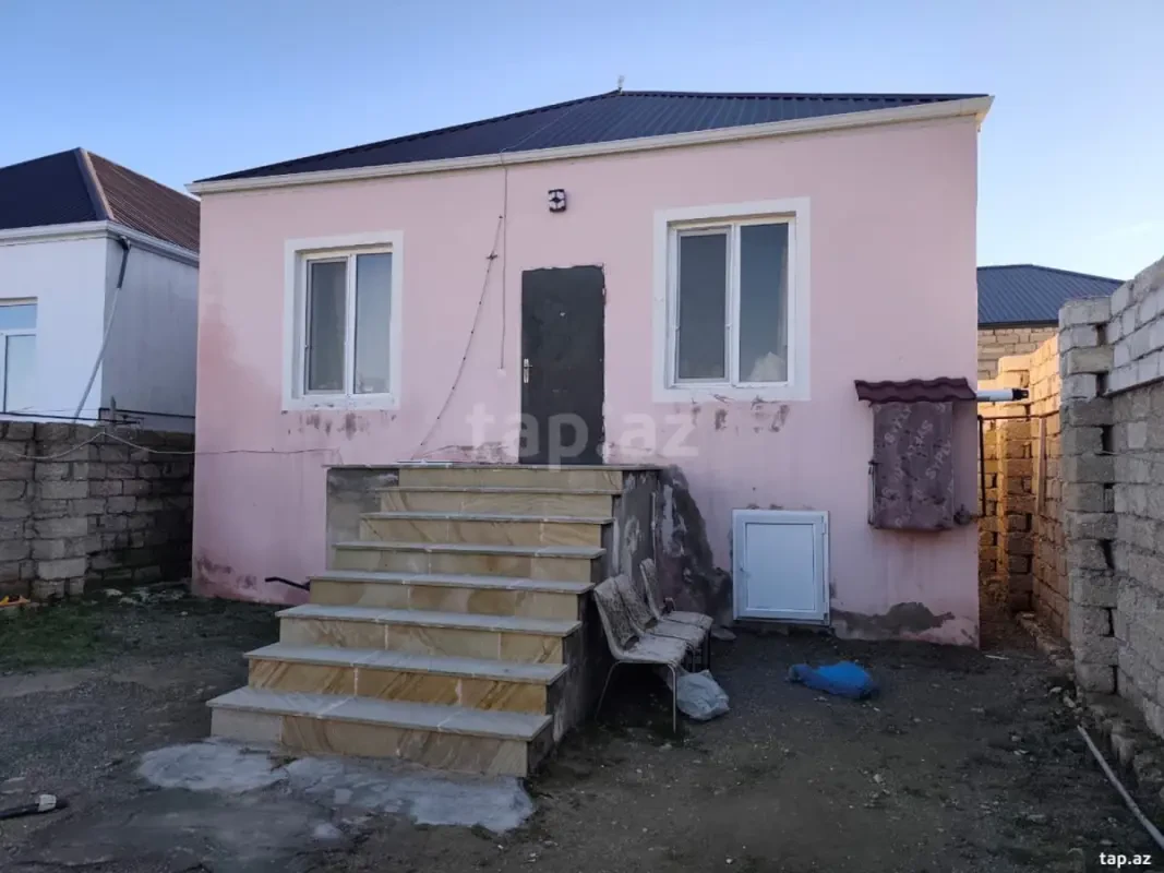 Satılır 4 otaqlı həyət evi 100 m²