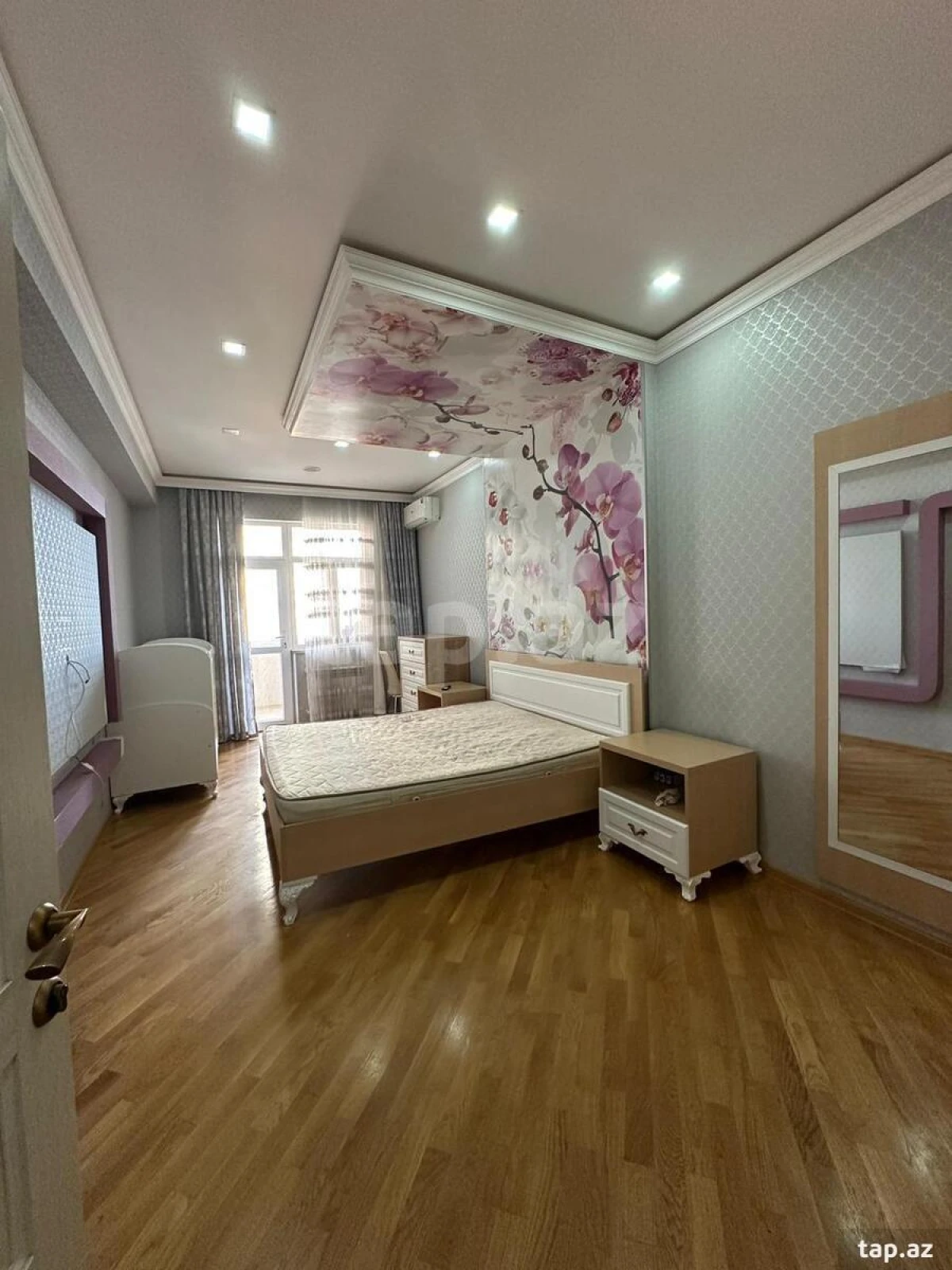 Kirayə verilir 2 otaqlı yeni tikili 110 m²