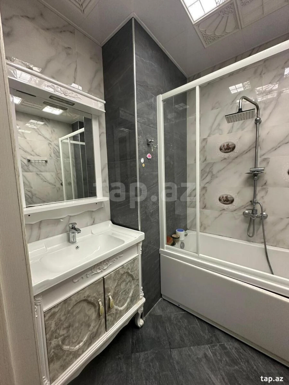 Kirayə verilir 2 otaqlı yeni tikili 110 m²