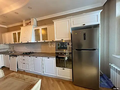 Kirayə verilir 2 otaqlı yeni tikili 110 m²