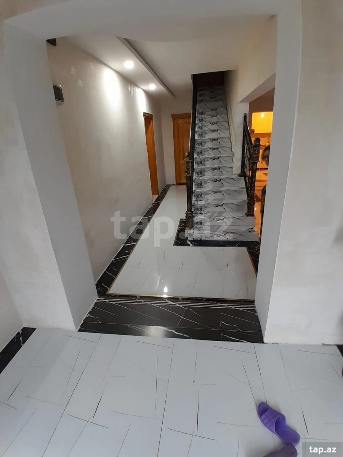 Satılır 7 otaqlı həyət evi