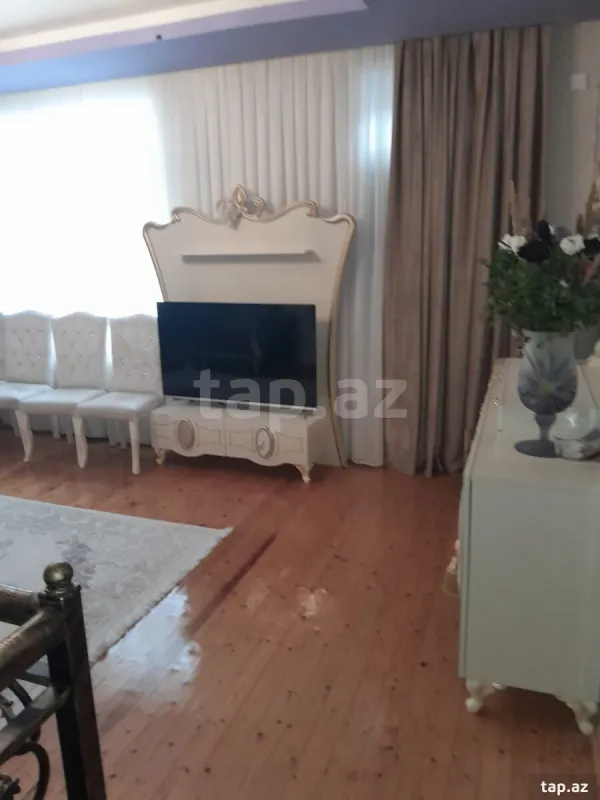 Satılır 7 otaqlı həyət evi