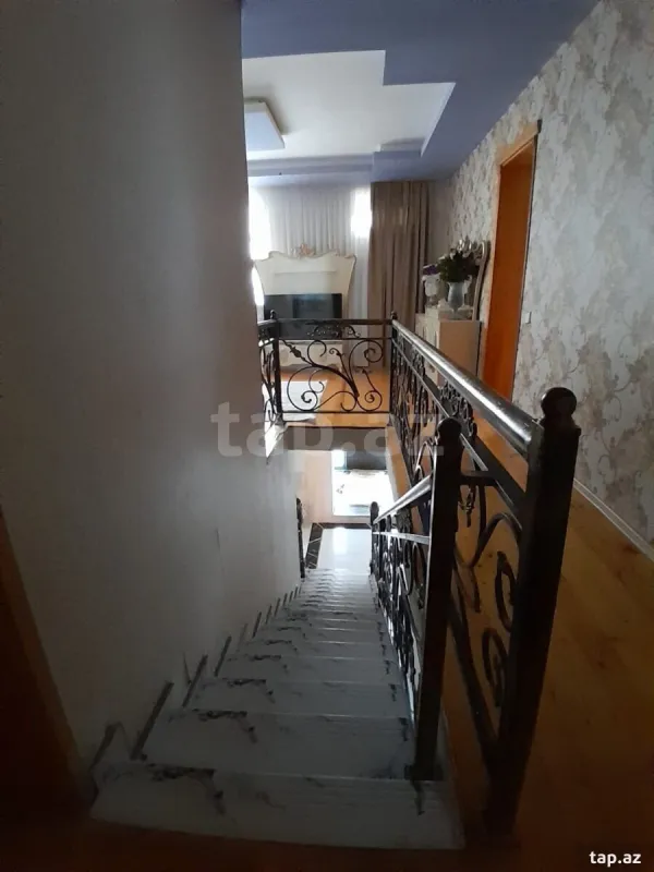 Satılır 7 otaqlı həyət evi