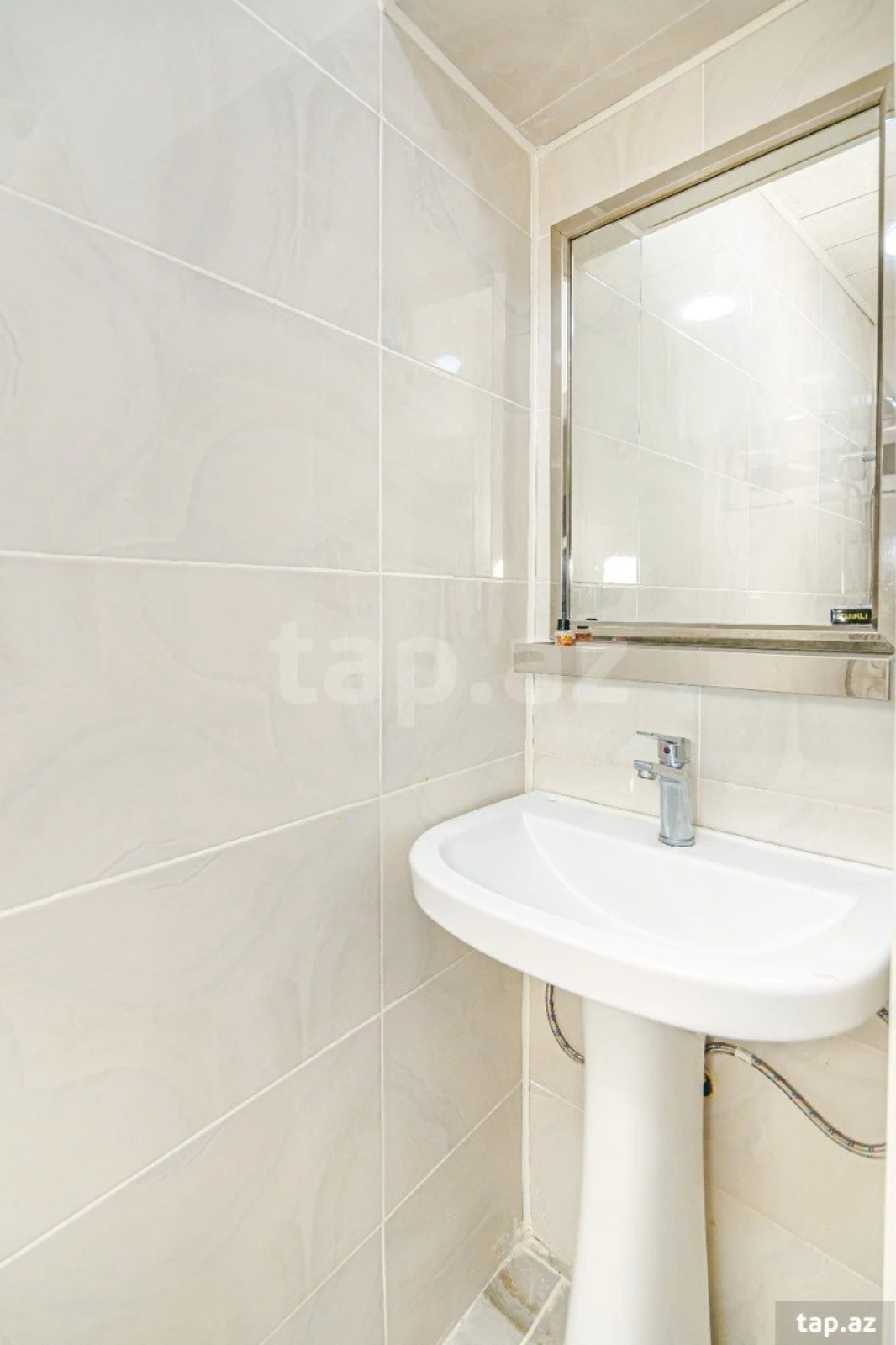 Kirayə verilir 2 otaqlı mənzil 45 m²