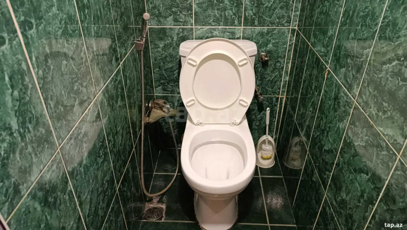 Satılır 4 otaqlı mənzil 110 m²