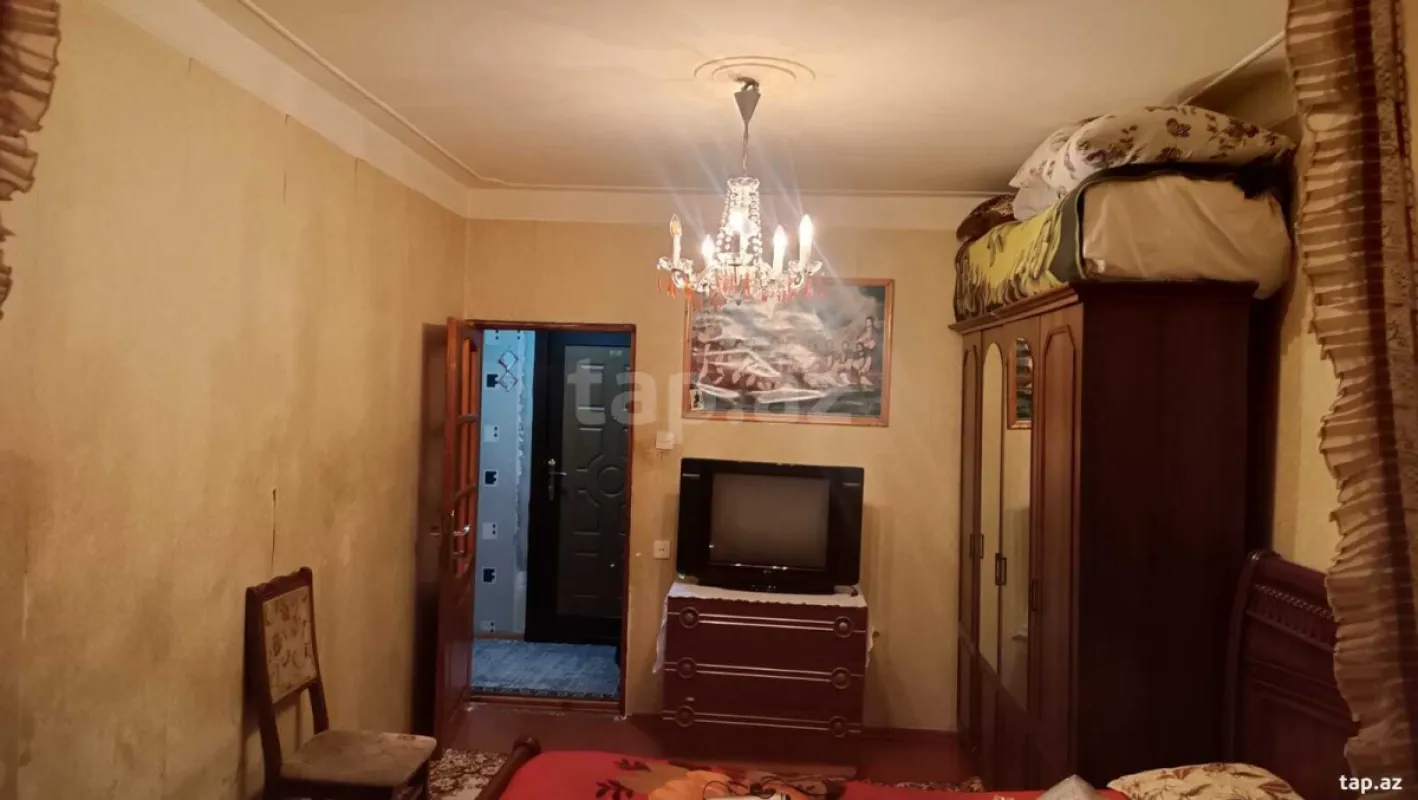 Satılır 4 otaqlı mənzil 110 m²