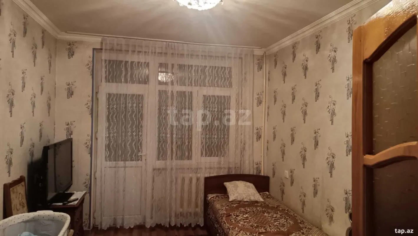 Satılır 4 otaqlı mənzil 110 m²