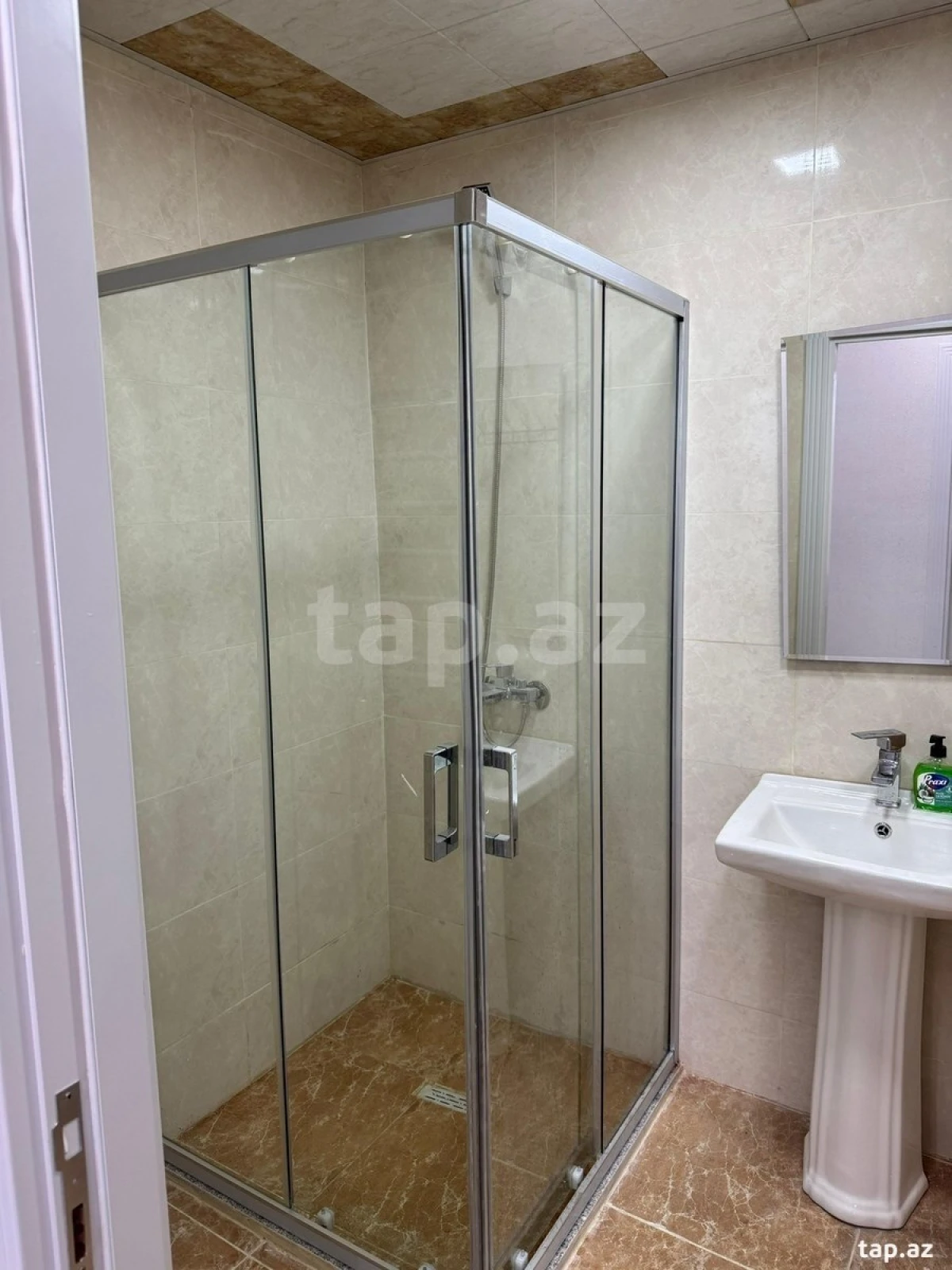 Kirayə verilir 2 otaqlı yeni tikili 76 m²