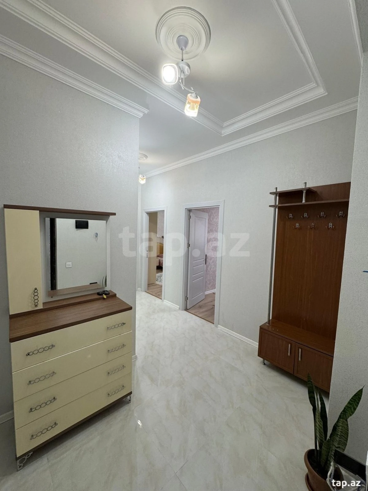 Kirayə verilir 2 otaqlı yeni tikili 76 m²