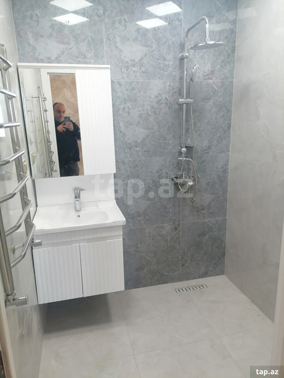 Satılır 2 otaqlı yeni tikili 70 m²
