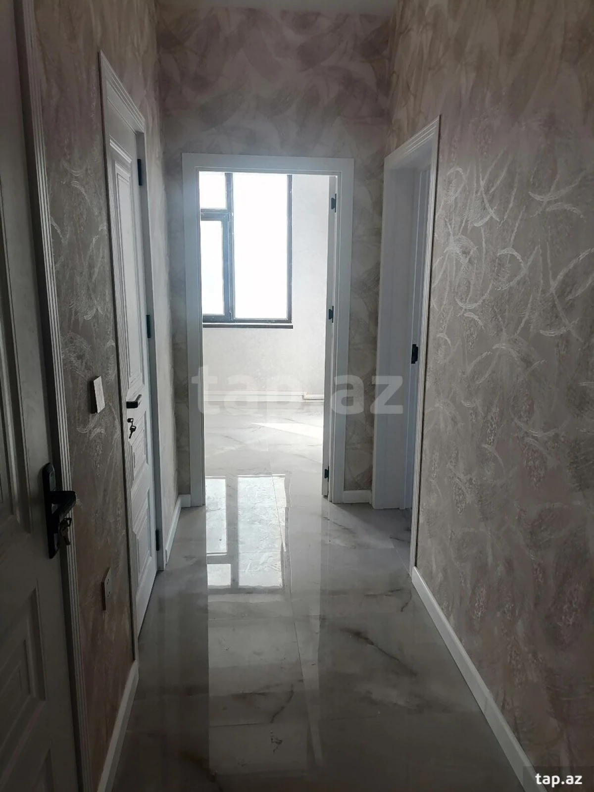Satılır 2 otaqlı yeni tikili 70 m²