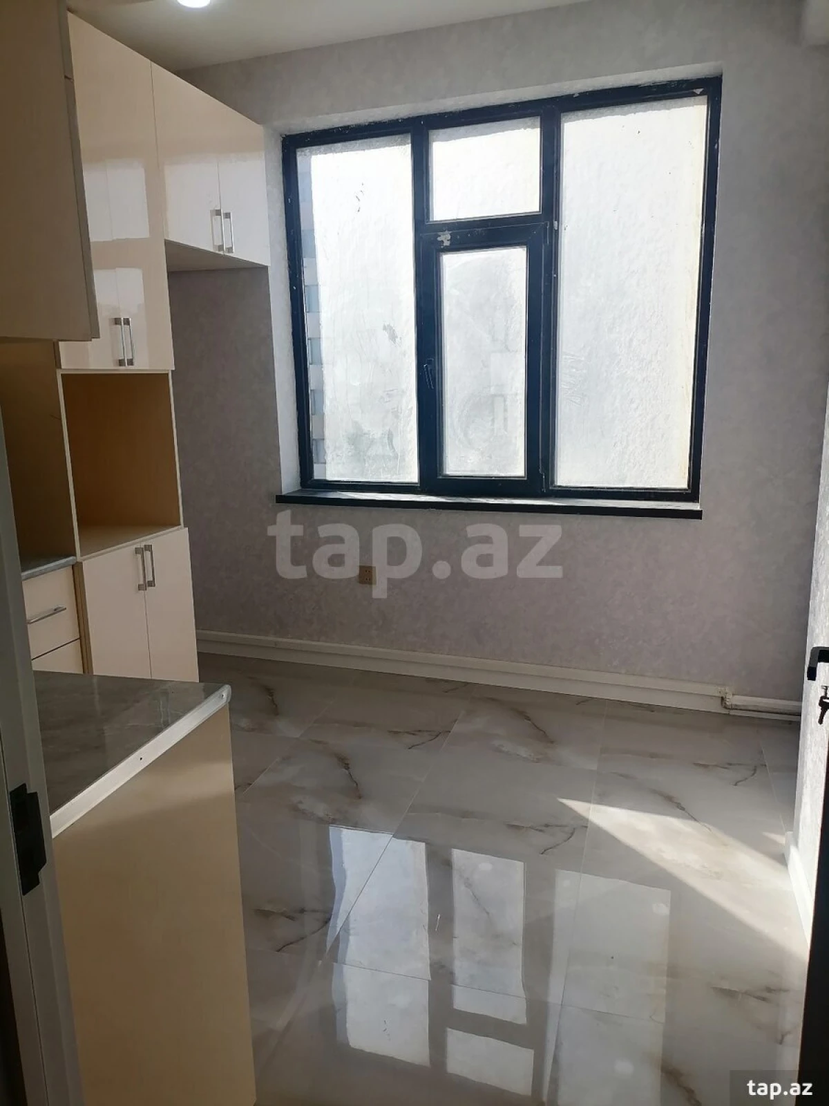Satılır 2 otaqlı yeni tikili 70 m²