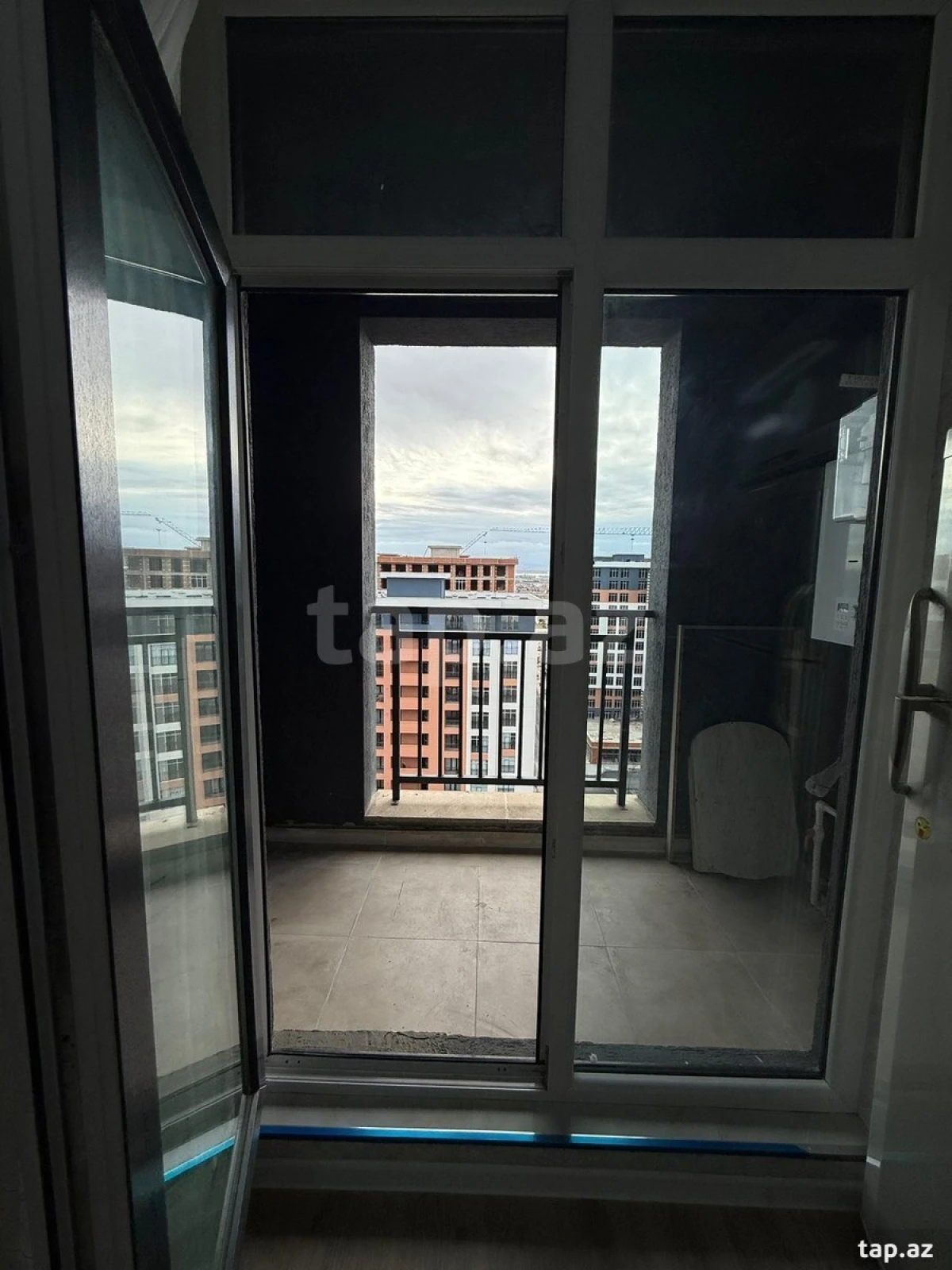 Kirayə verilir 2 otaqlı yeni tikili 78 m²