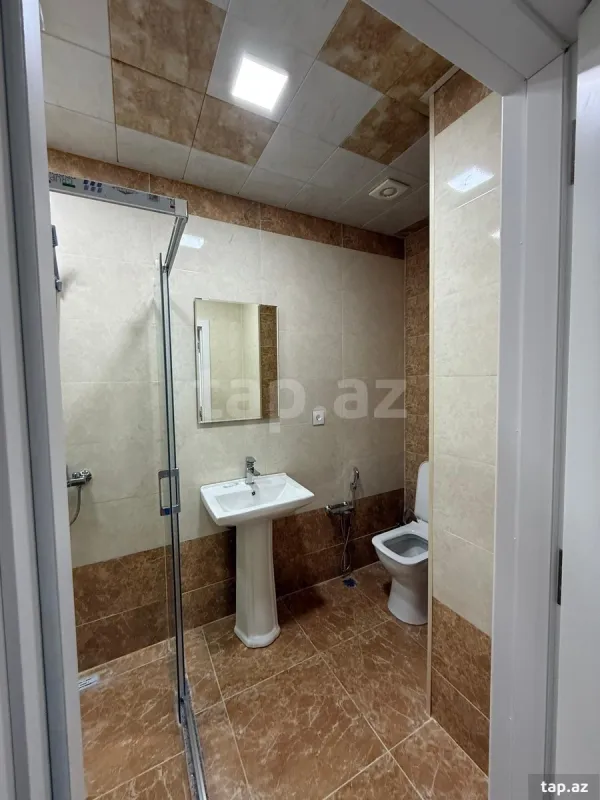 Kirayə verilir 2 otaqlı yeni tikili 78 m²