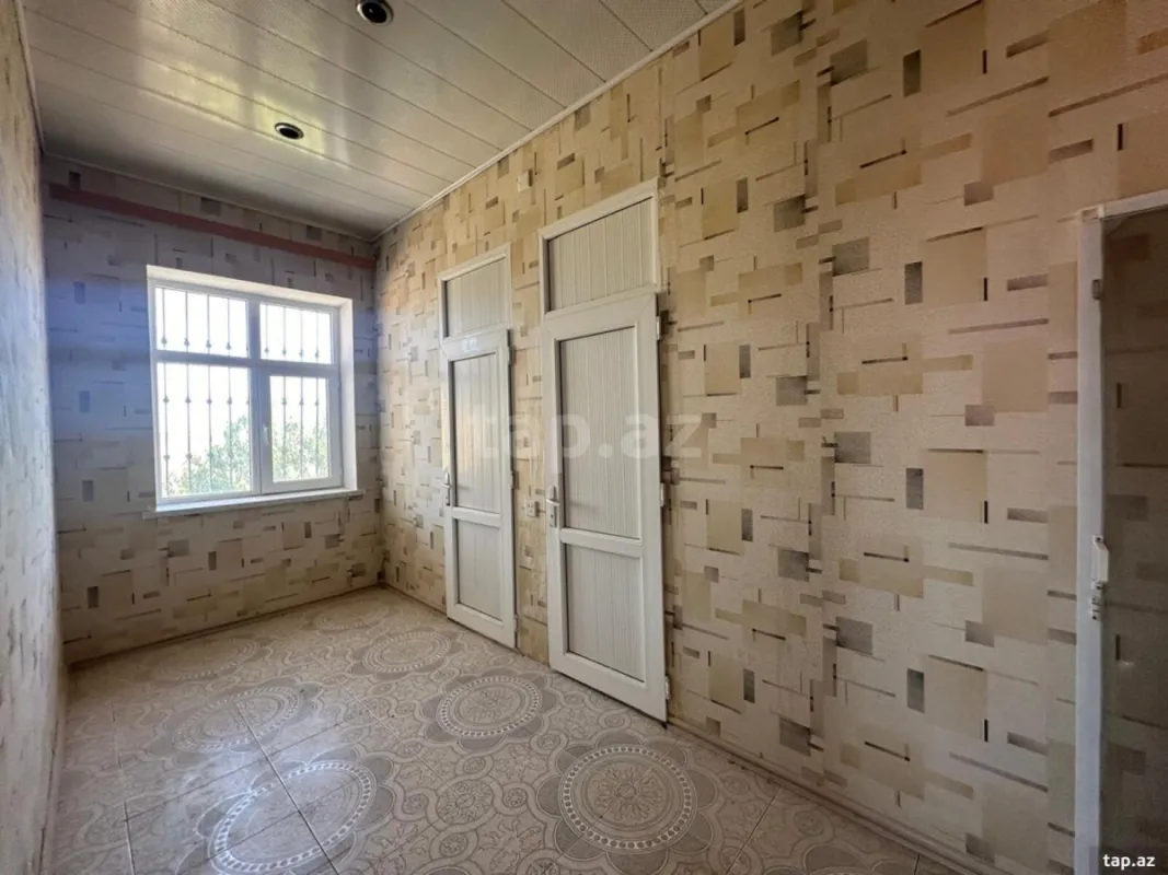 Satılır 6 otaqlı həyət evi