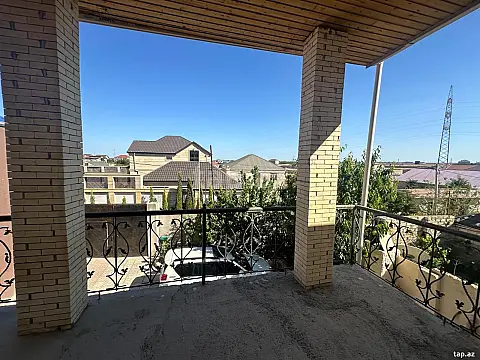 Satılır 6 otaqlı həyət evi