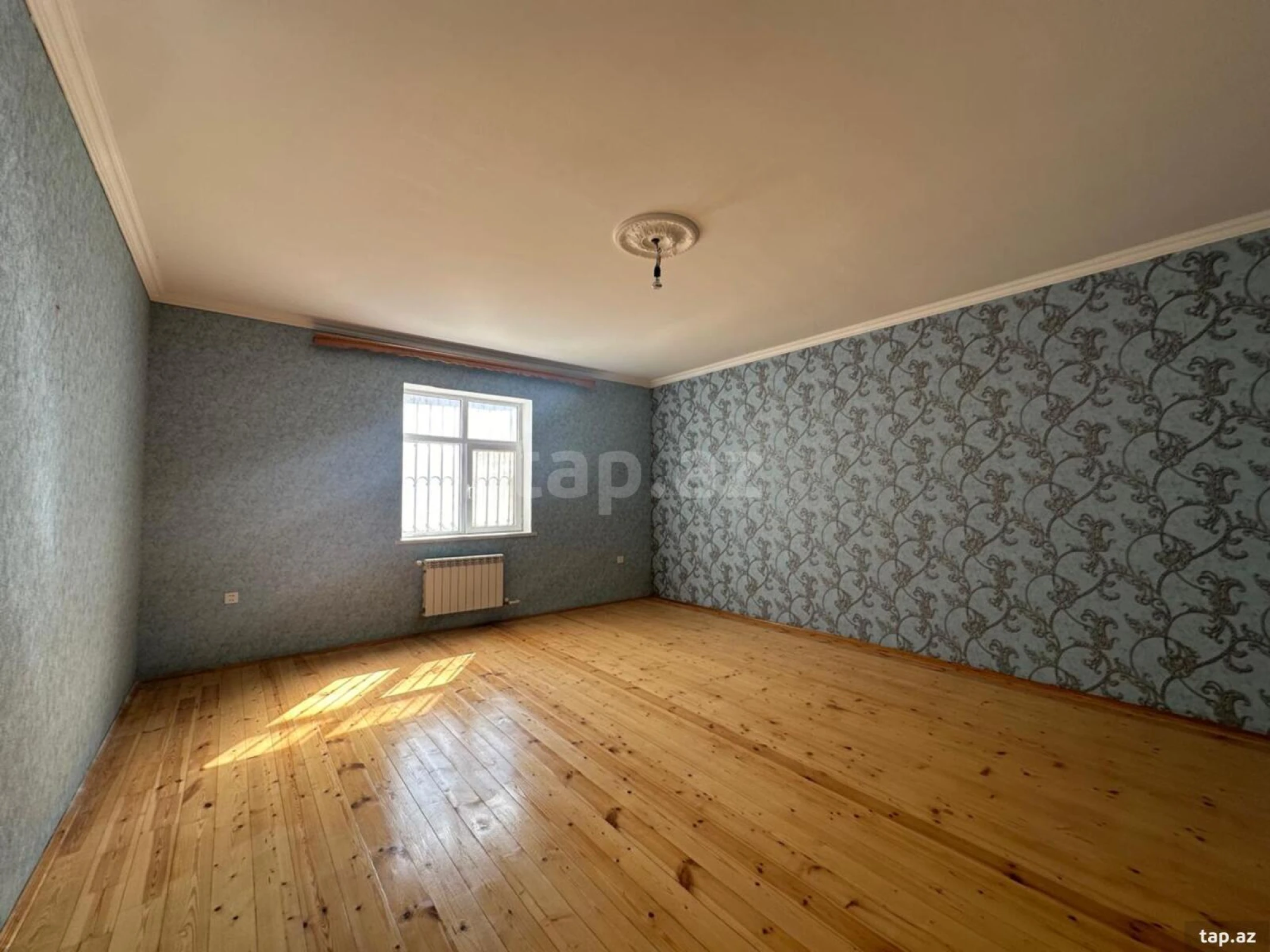 Satılır 6 otaqlı həyət evi