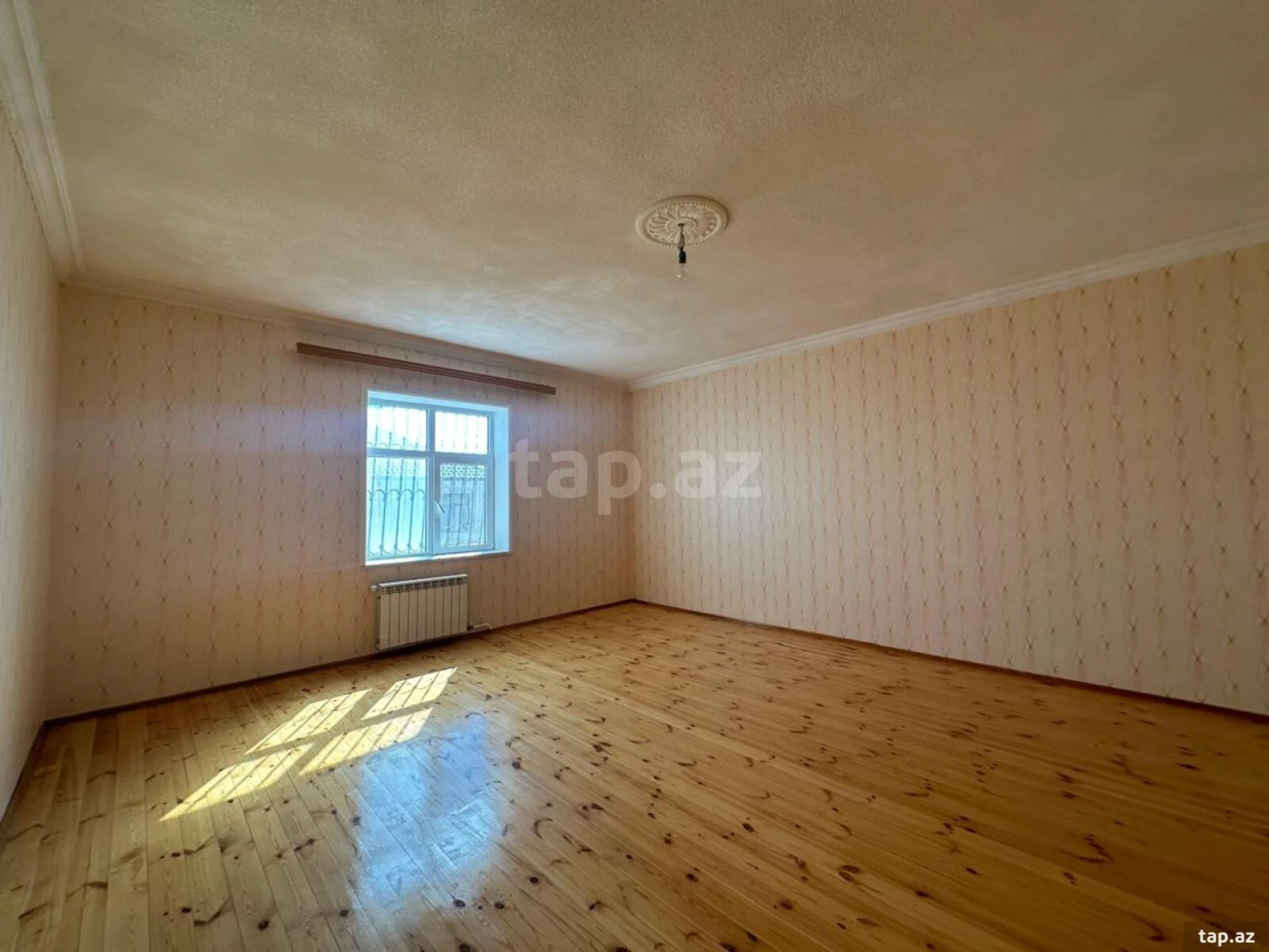 Satılır 6 otaqlı həyət evi