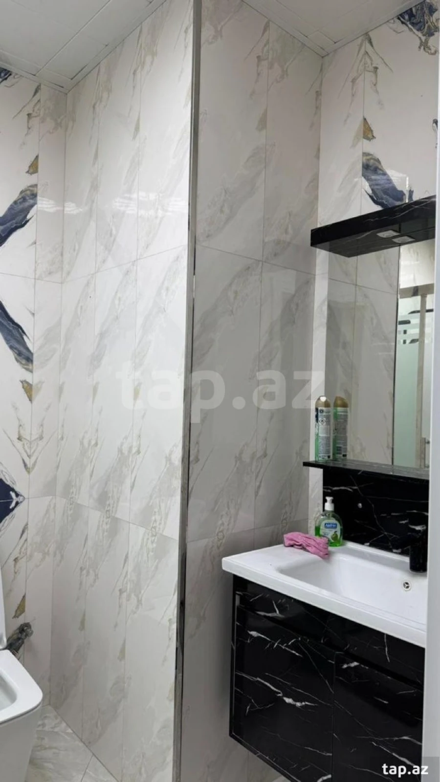 Kirayə verilir 2 otaqlı yeni tikili 70 m²