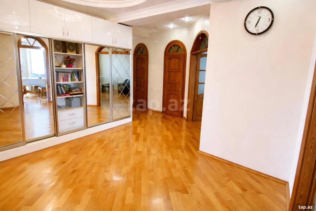 Satılır 3 otaqlı yeni tikili 142 m²