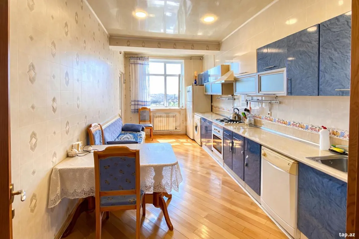 Satılır 3 otaqlı yeni tikili 142 m²