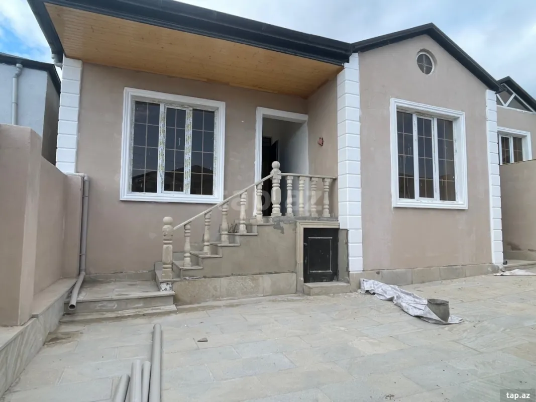 Satılır 4 otaqlı həyət evi