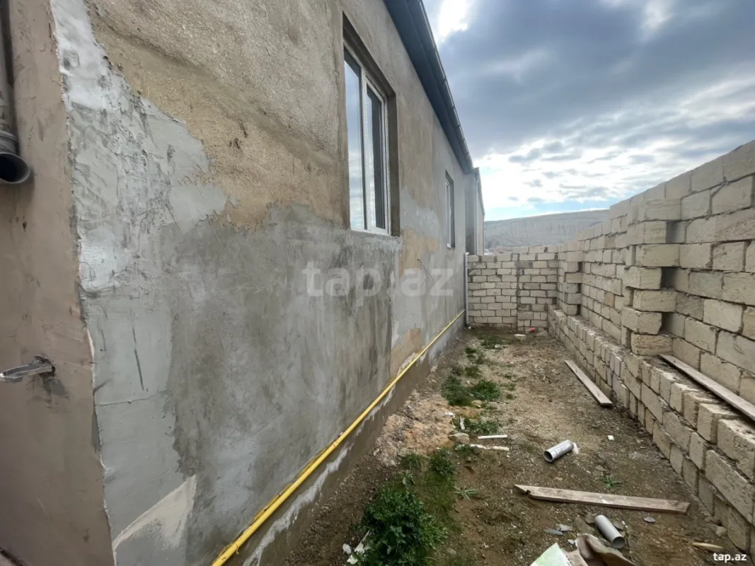 Satılır 4 otaqlı həyət evi