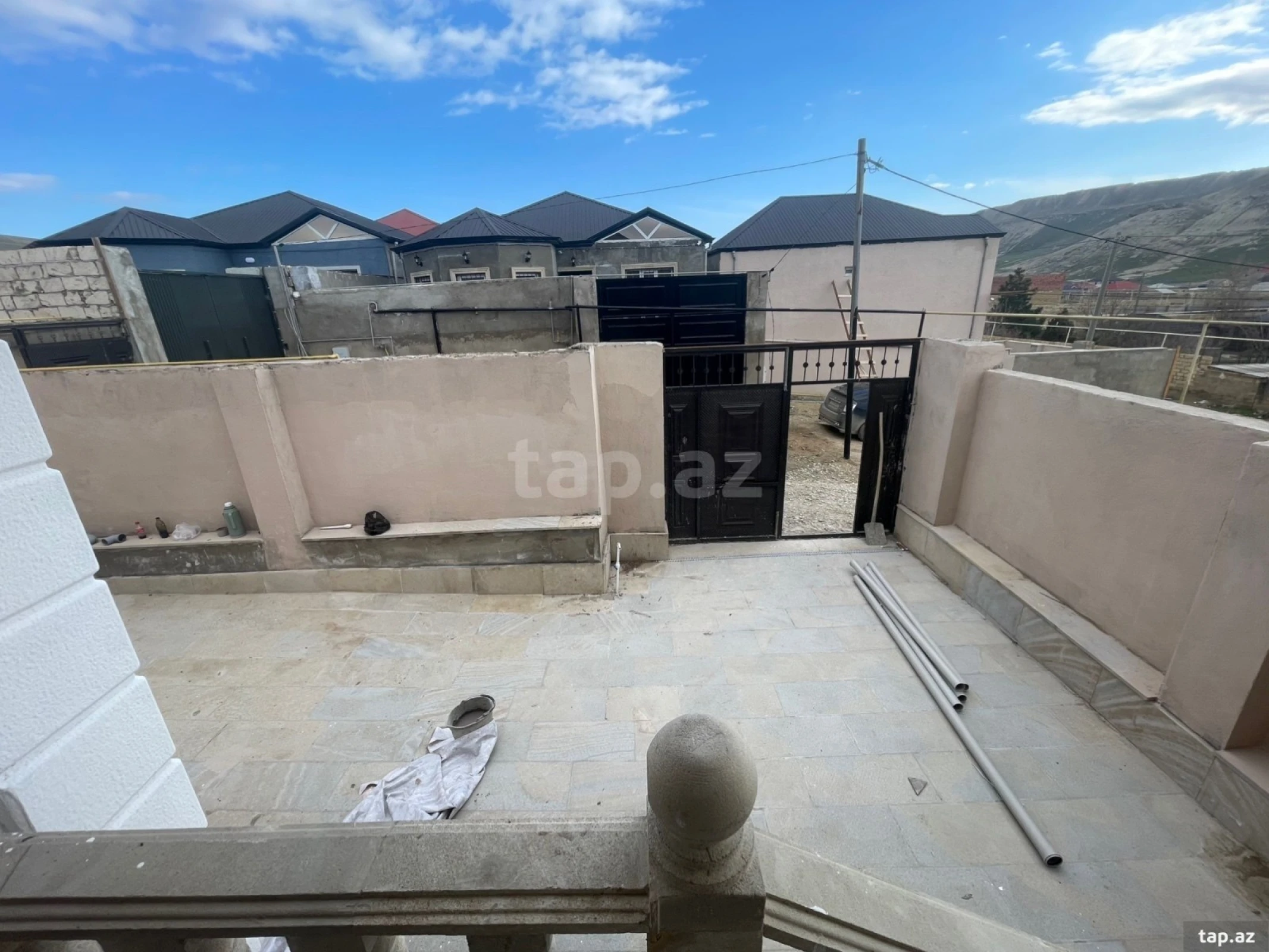 Satılır 4 otaqlı həyət evi