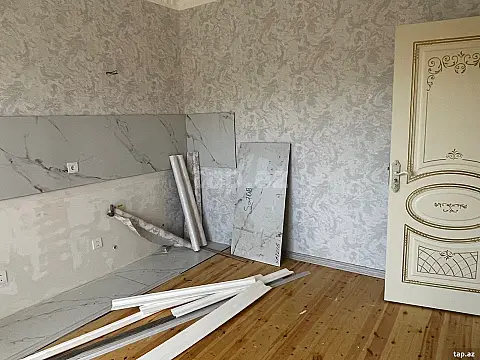 Satılır 4 otaqlı həyət evi