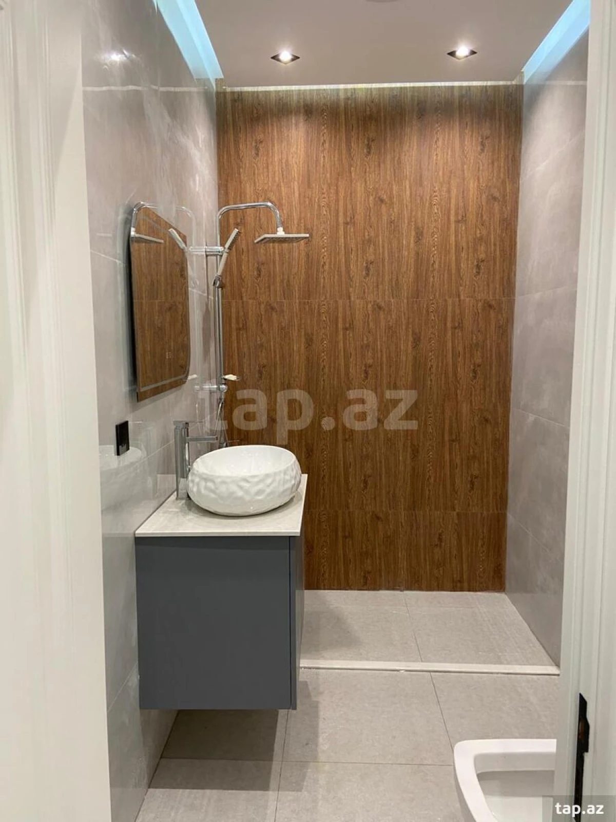 Satılır 2 otaqlı yeni tikili 76 m²