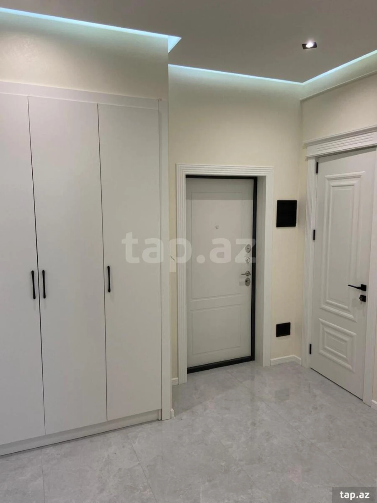 Satılır 2 otaqlı yeni tikili 76 m²