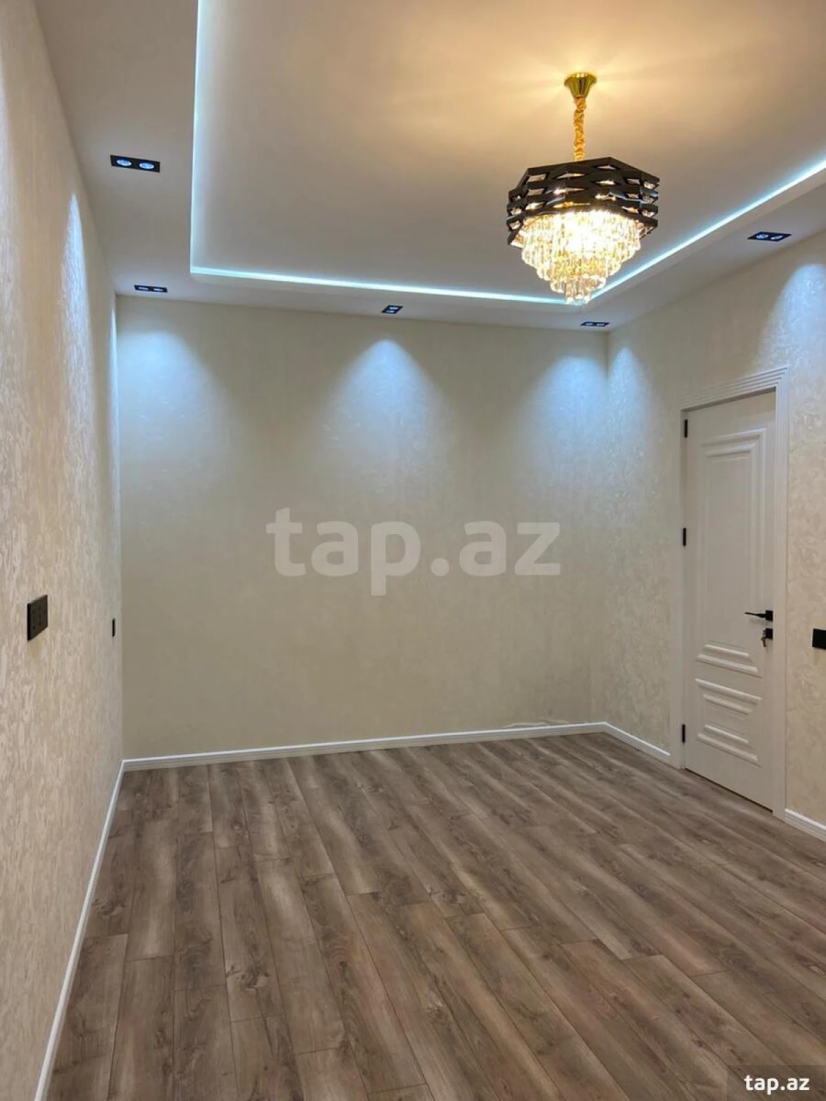 Satılır 2 otaqlı yeni tikili 76 m²