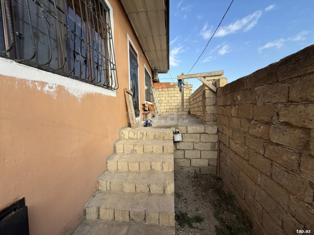 Satılır 4 otaqlı həyət evi