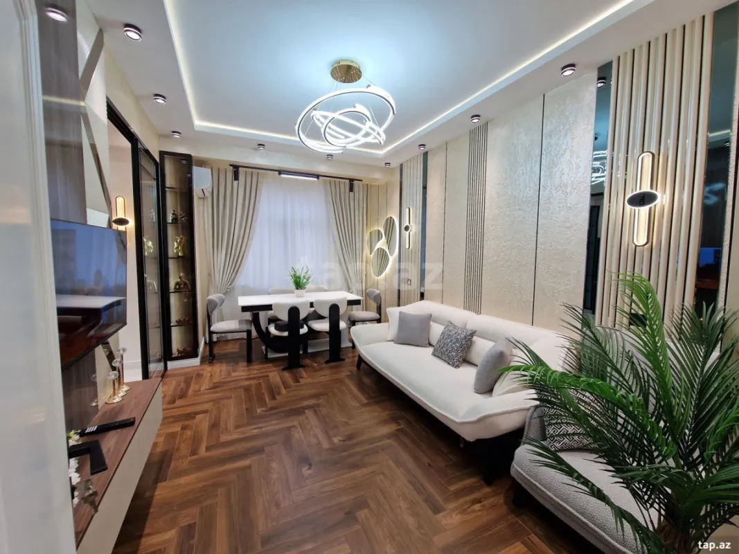 Satılır 3 otaqlı yeni tikili 80 m²