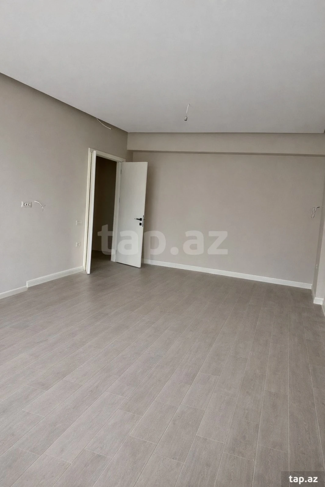 Satılır 4 otaqlı yeni tikili 130 m²