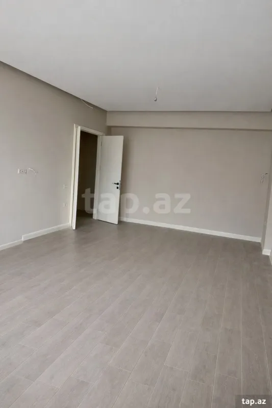 Satılır 4 otaqlı yeni tikili 130 m²