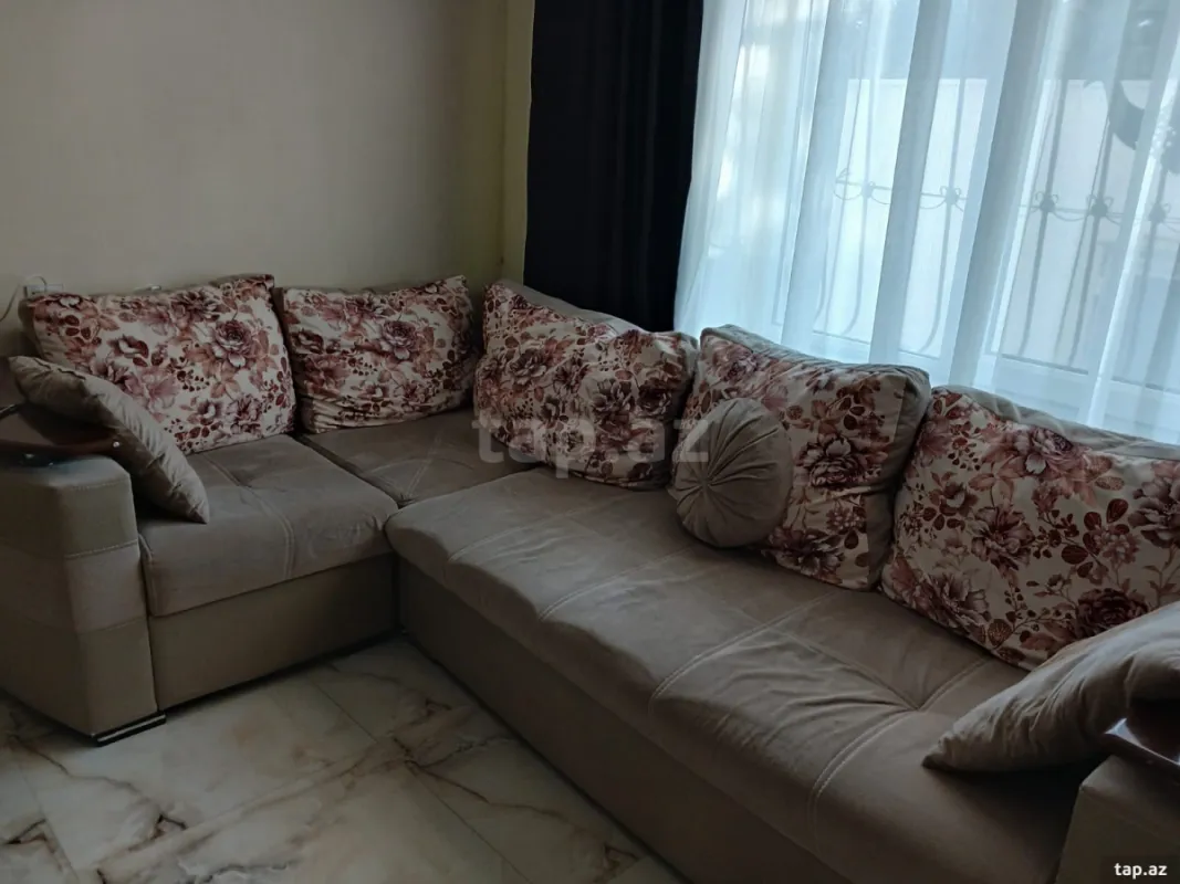 Kirayə verilir 3 otaqlı yeni tikili 100 m²