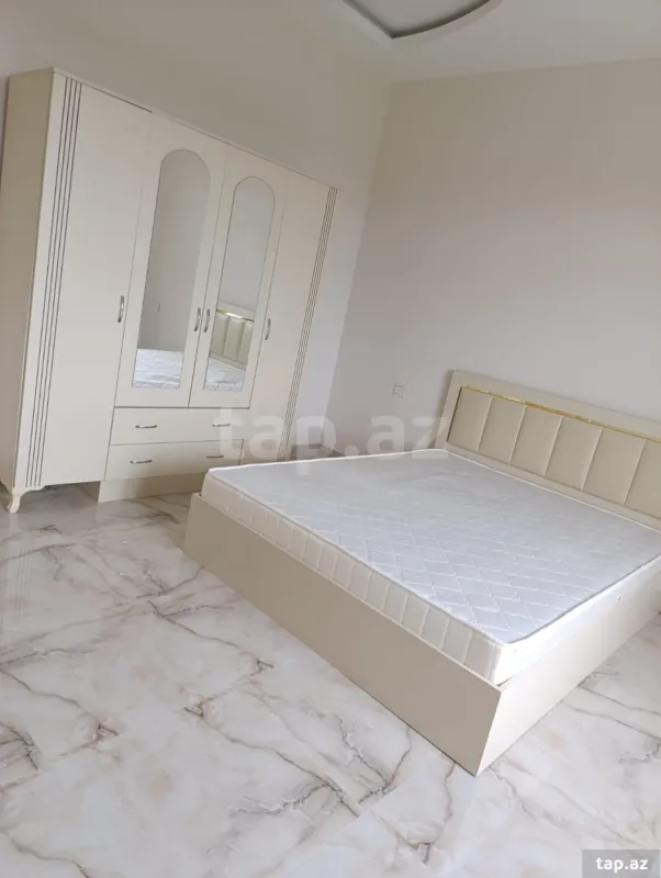 Kirayə verilir 3 otaqlı yeni tikili 100 m²