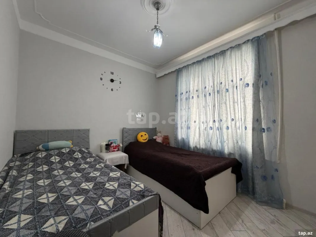 Satılır 4 otaqlı mənzil 80 m²