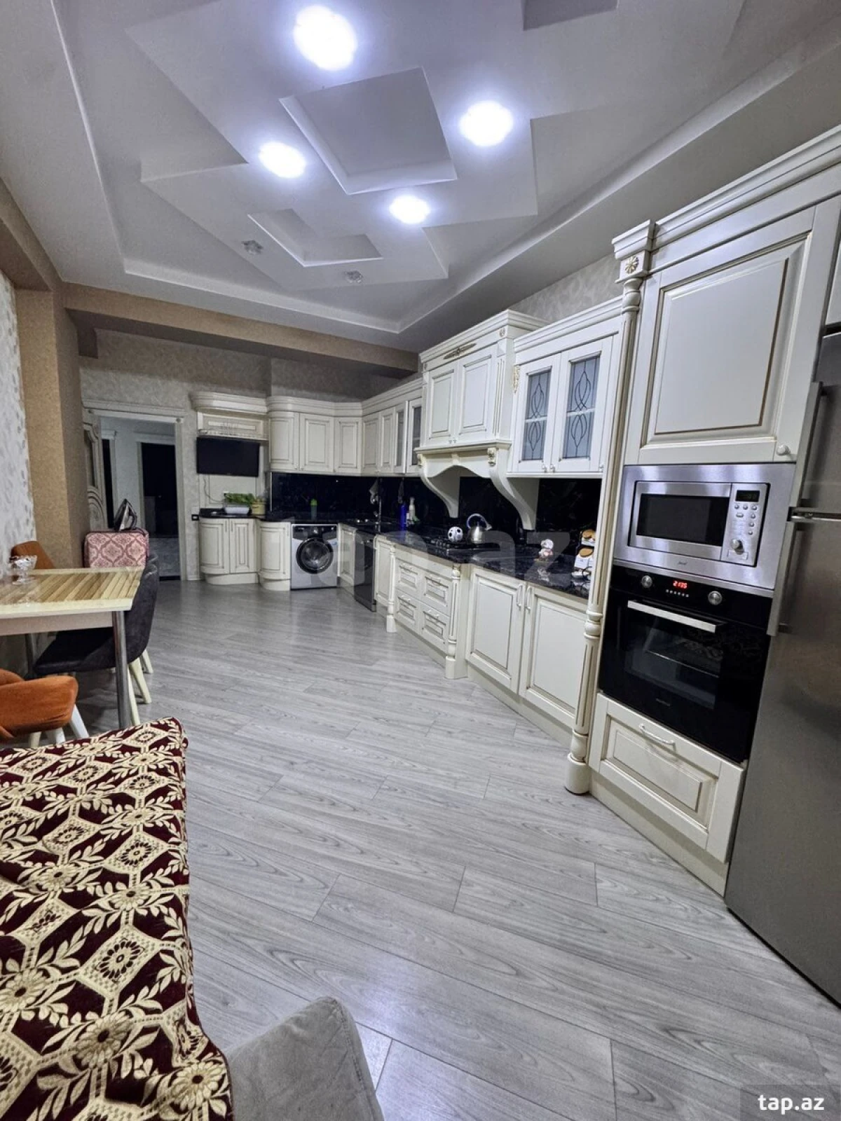 Satılır 4 otaqlı yeni tikili 155.8 m²