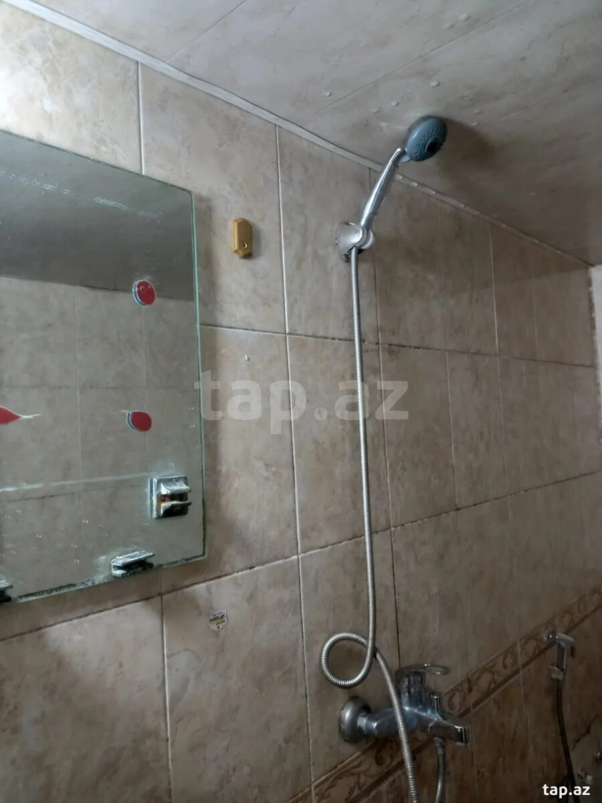 Kirayə verilir 8 otaqlı həyət evi