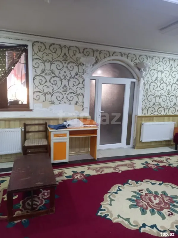 Kirayə verilir 8 otaqlı həyət evi