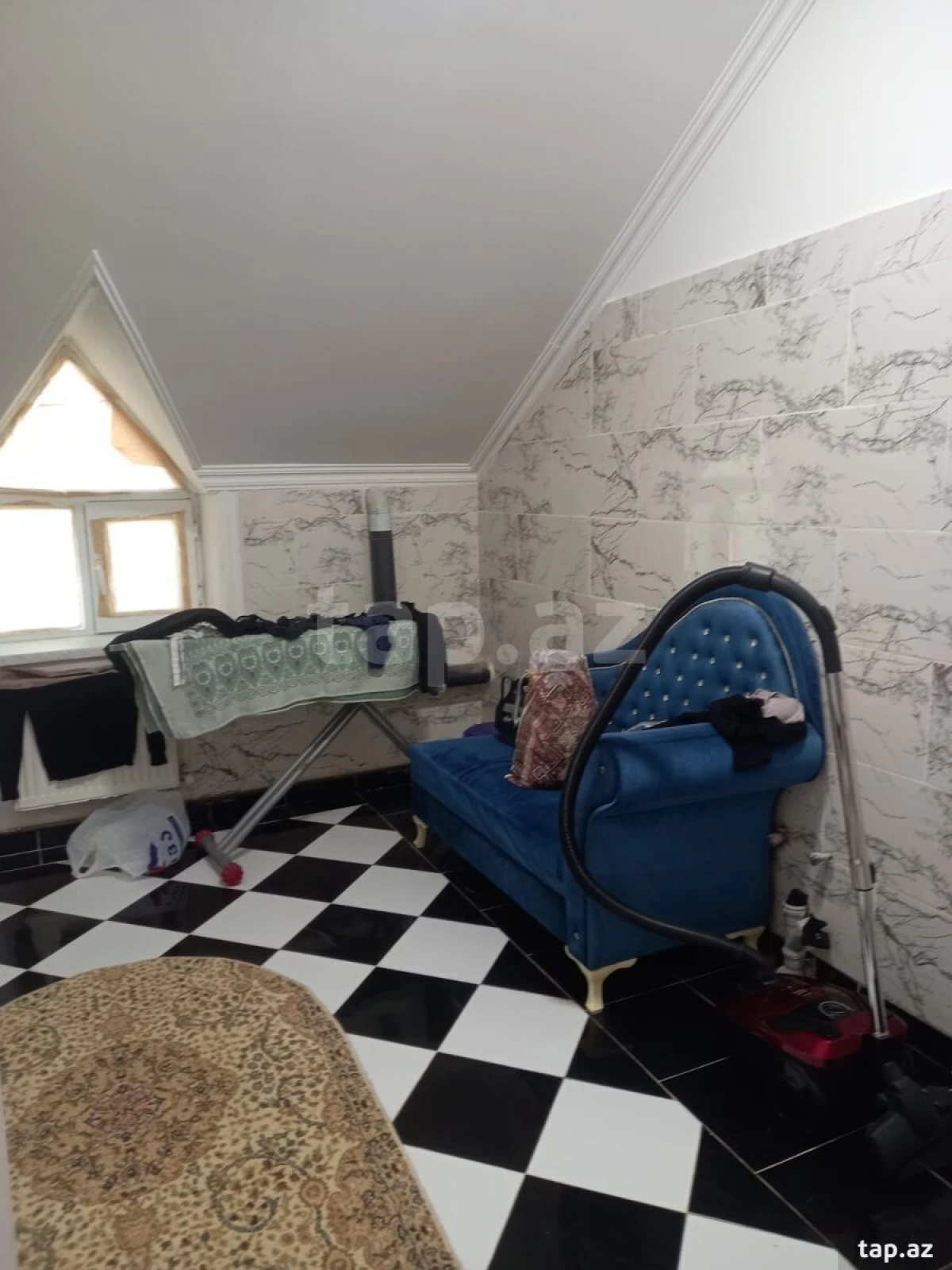 Kirayə verilir 8 otaqlı həyət evi