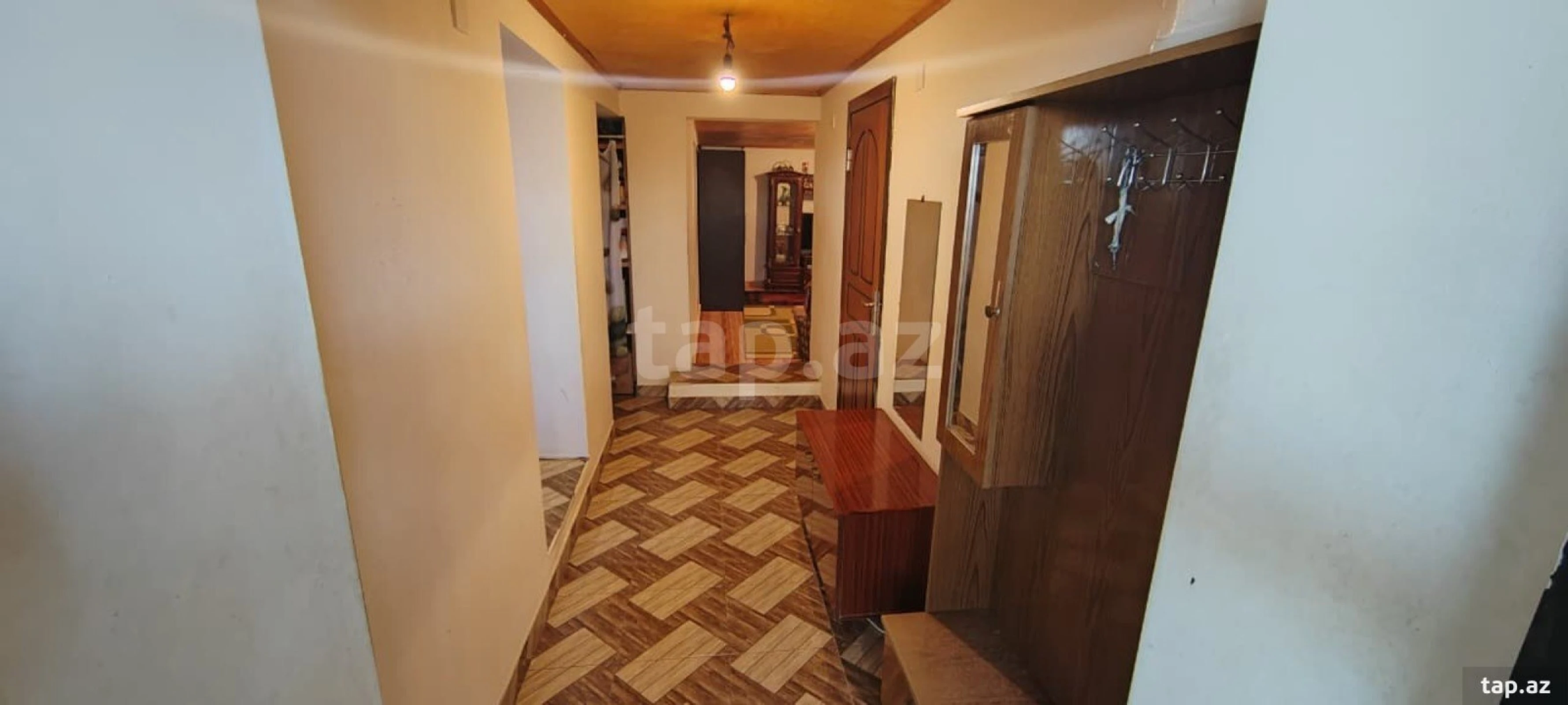 Satılır 6 otaqlı həyət evi