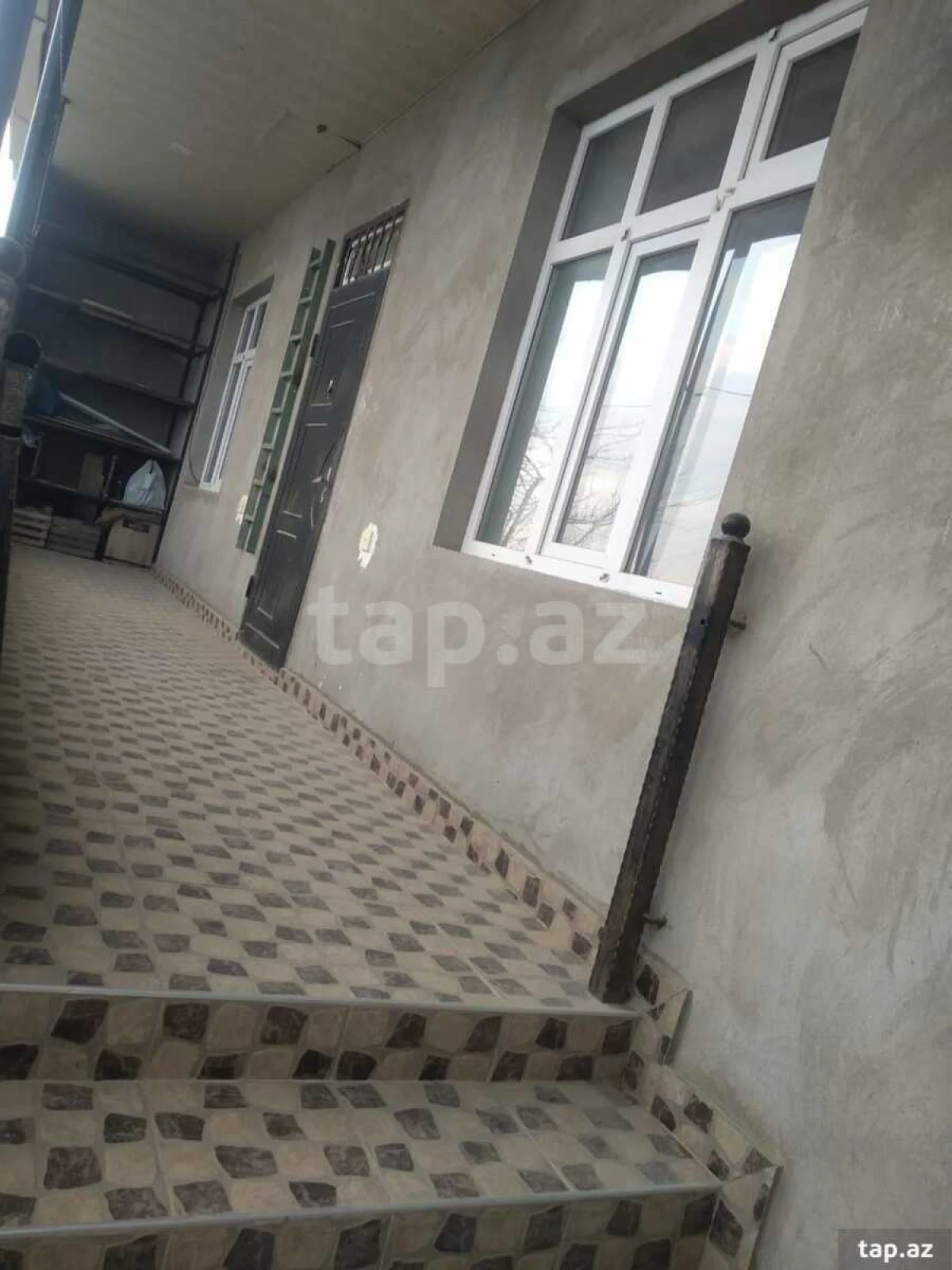 Satılır 6 otaqlı həyət evi