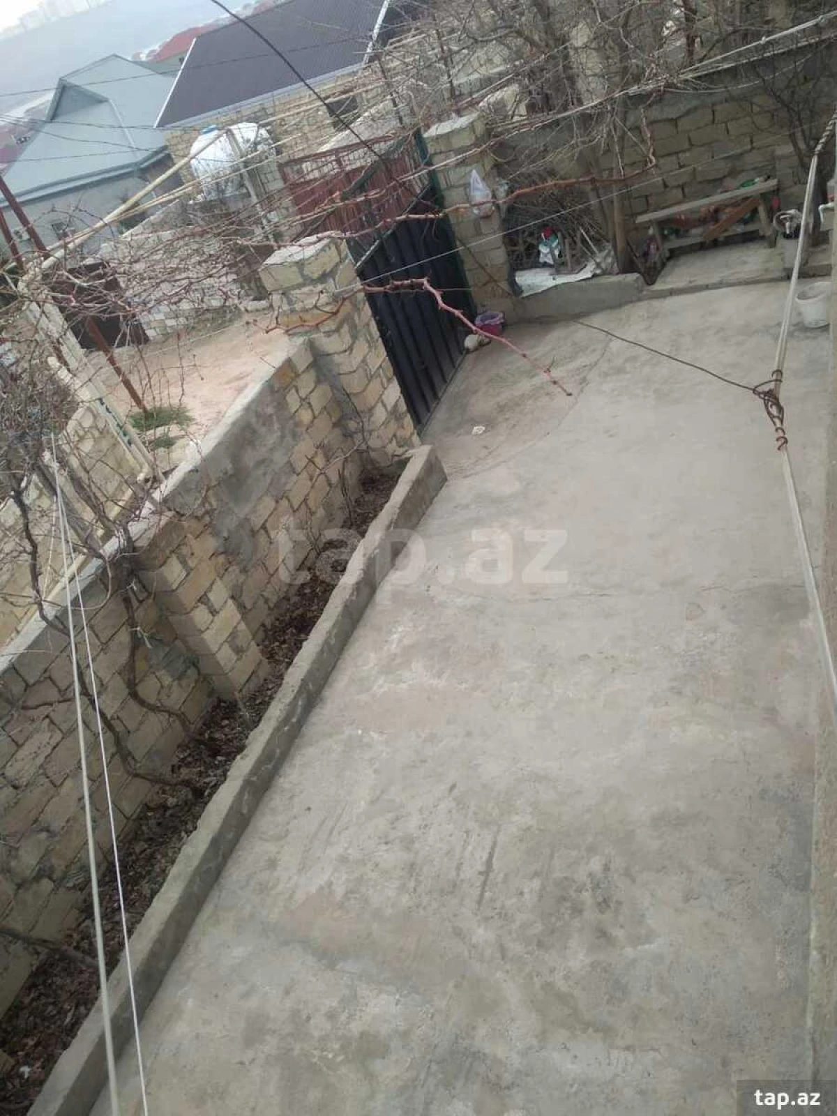 Satılır 6 otaqlı həyət evi