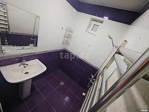 Satılır 6 otaqlı həyət evi