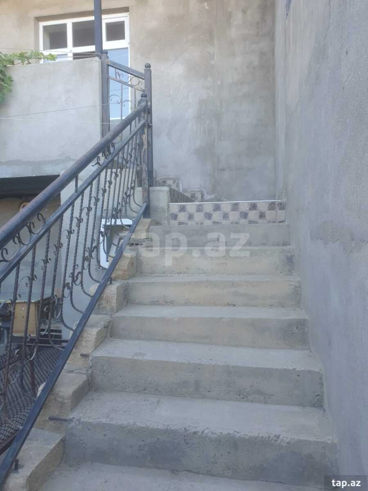 Satılır 6 otaqlı həyət evi
