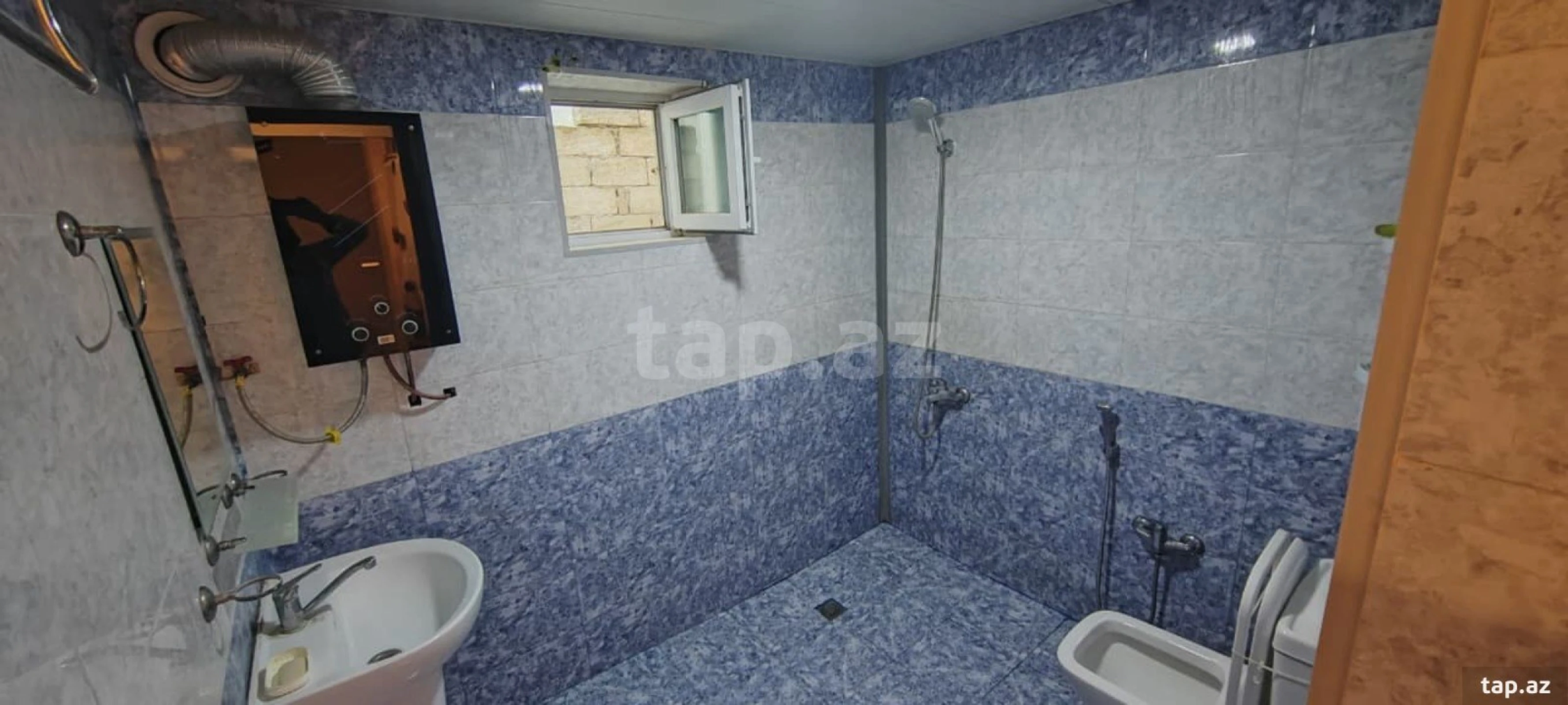 Satılır 6 otaqlı həyət evi