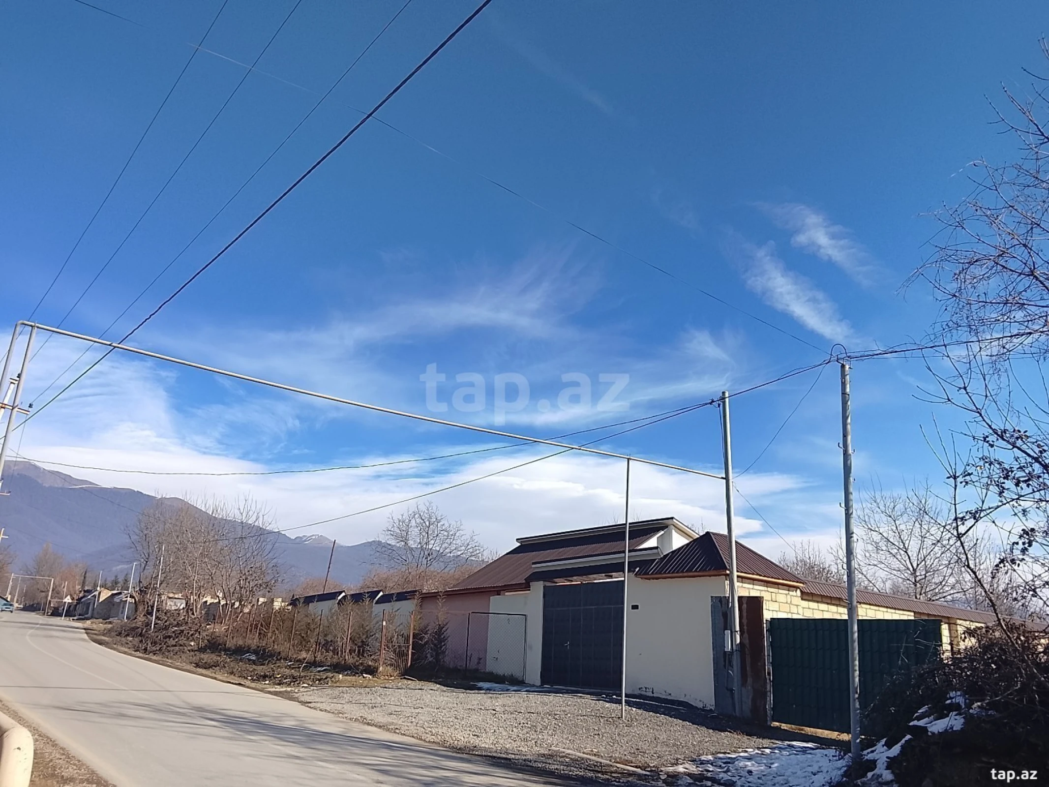 Satılır 5 otaqlı həyət evi